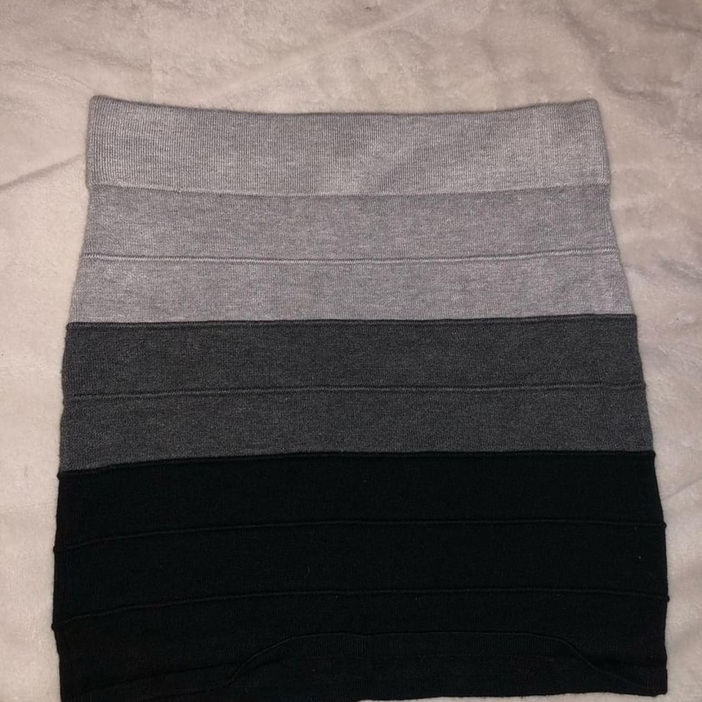 Forever 21 Gray and Black Pencil Skirt